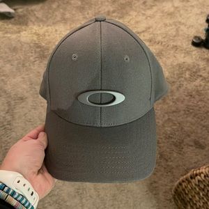 Oakley hat